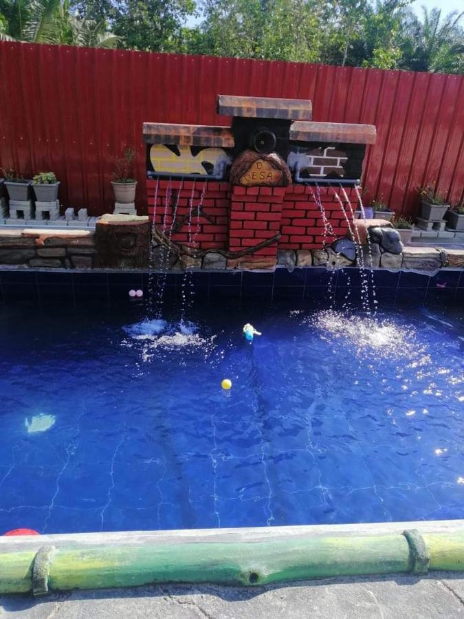 Chalet Kolam Renang D'Sawah A Sungai Besar Esterno foto