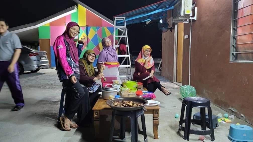 Chalet Kolam Renang D'Sawah A Sungai Besar Esterno foto